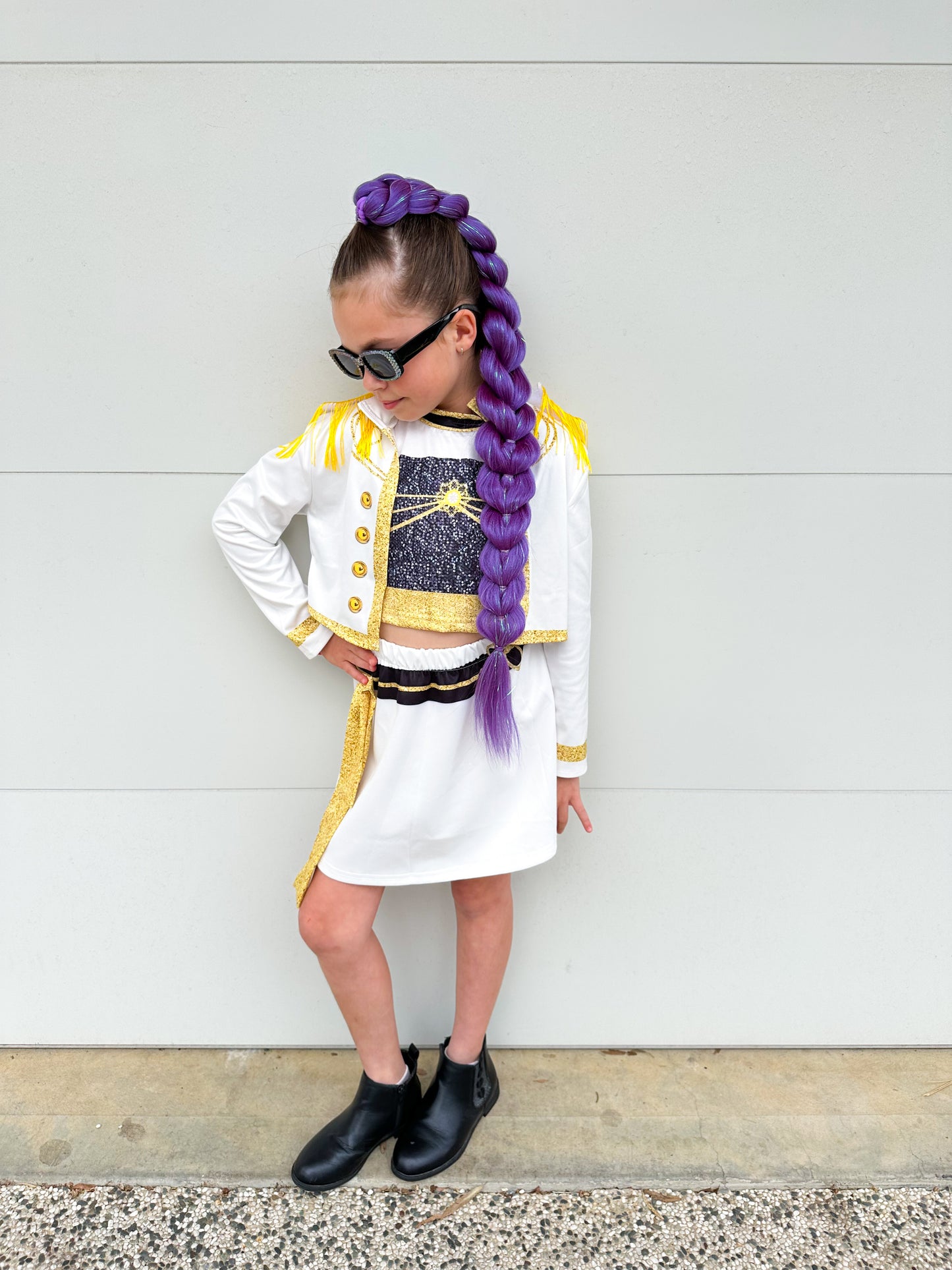 Rumi XL with shimmer Dragon braid ponytail